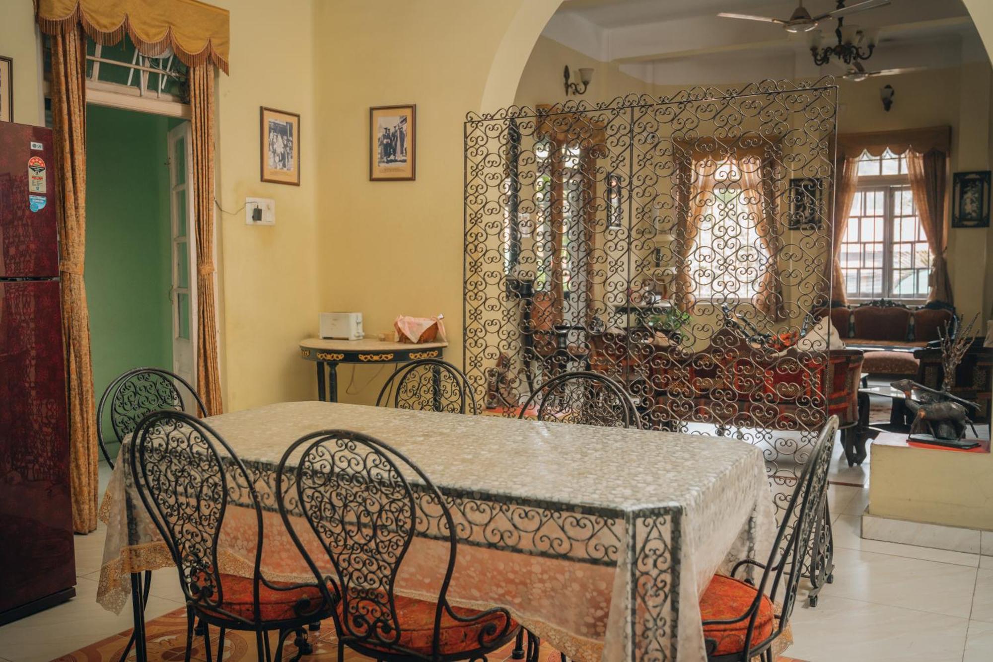 Baruah Bhavan Homestay Гувахати Экстерьер фото